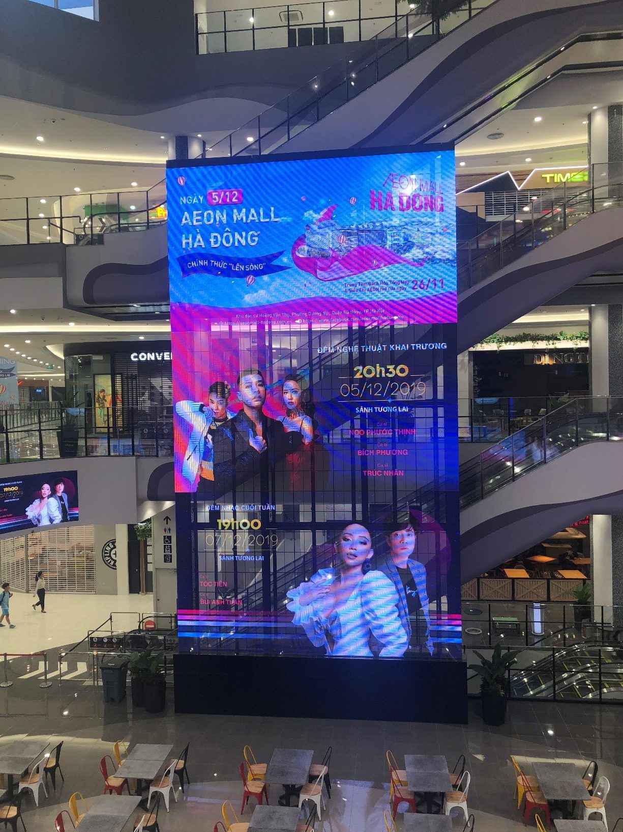 Màn hình LED trong suốt