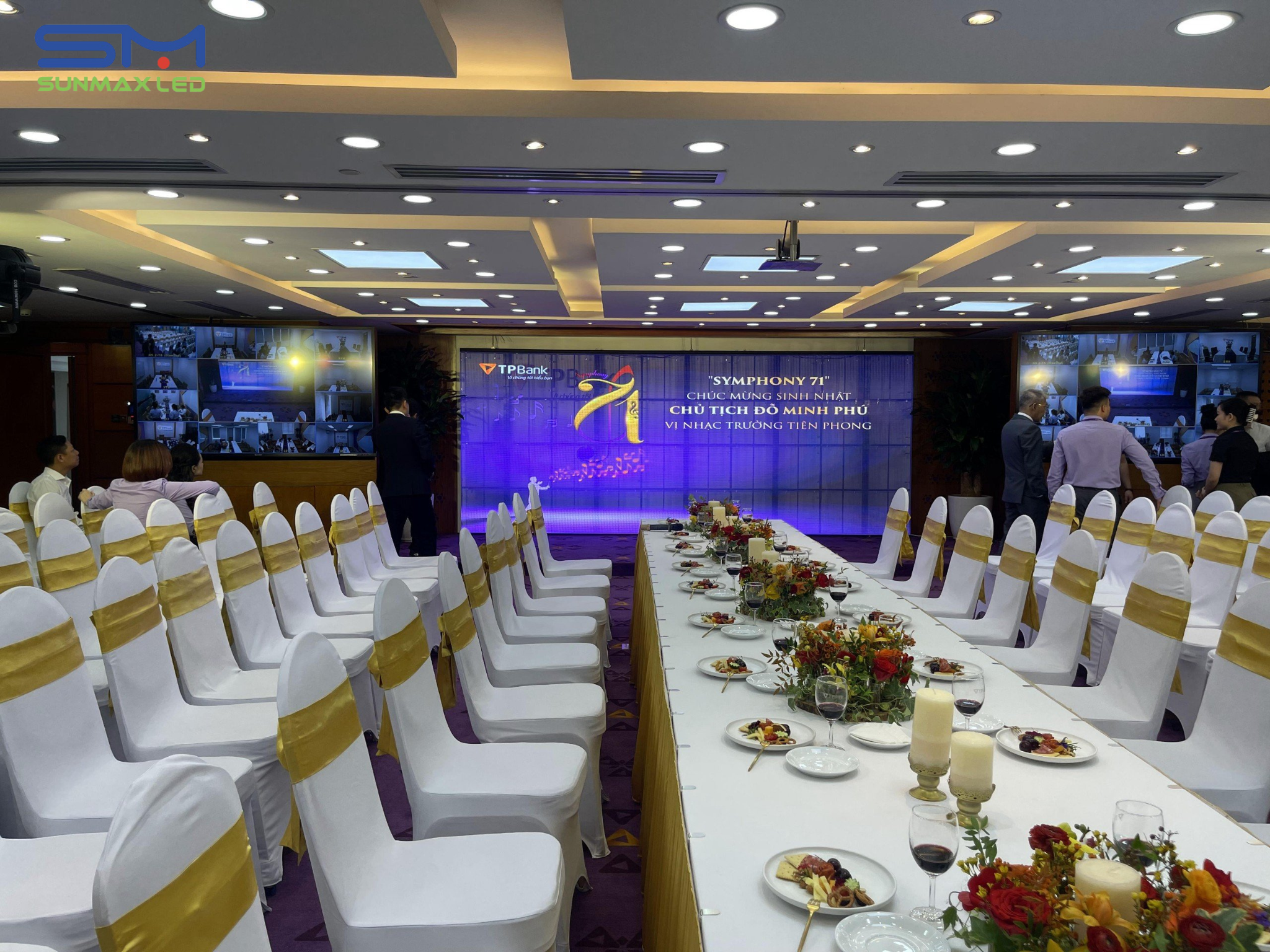 khi nào nên thuê màn hình led trong suốt