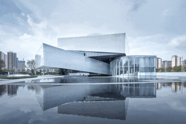 Màn hình LED quảng cáo trong suốt khi vào ban ngày