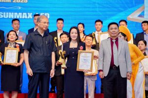 sunmaxled vinh dự nhận giải thưởng top 10 thương hiệu vàng chất lượng quốc tế 2025