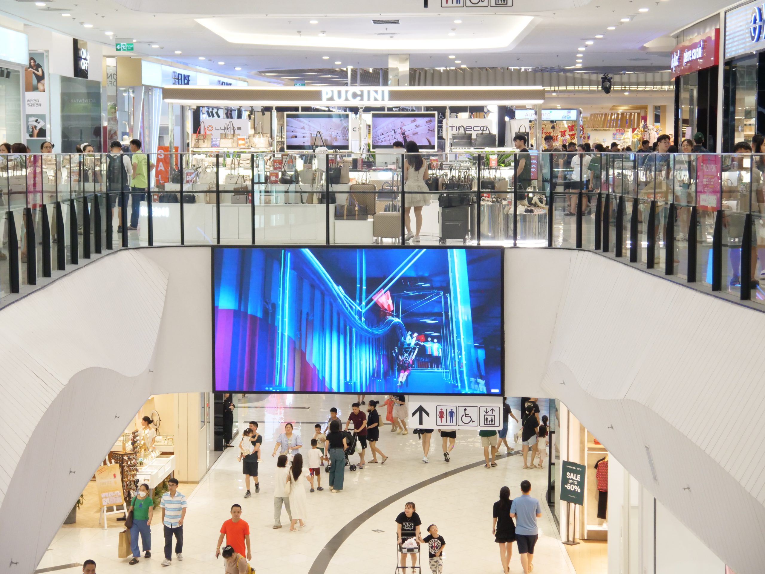 Màn hình led tại trung tâm thương mại AEON Mall