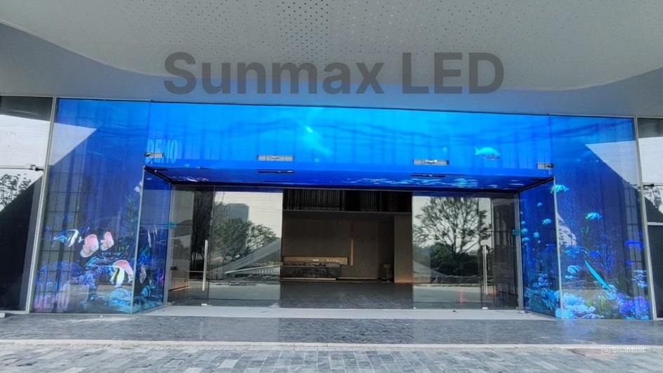 Màn hình LED trong suốt tại Khách sạn Đông Hải, thành phố Sơn Tây, Trung Quốc.