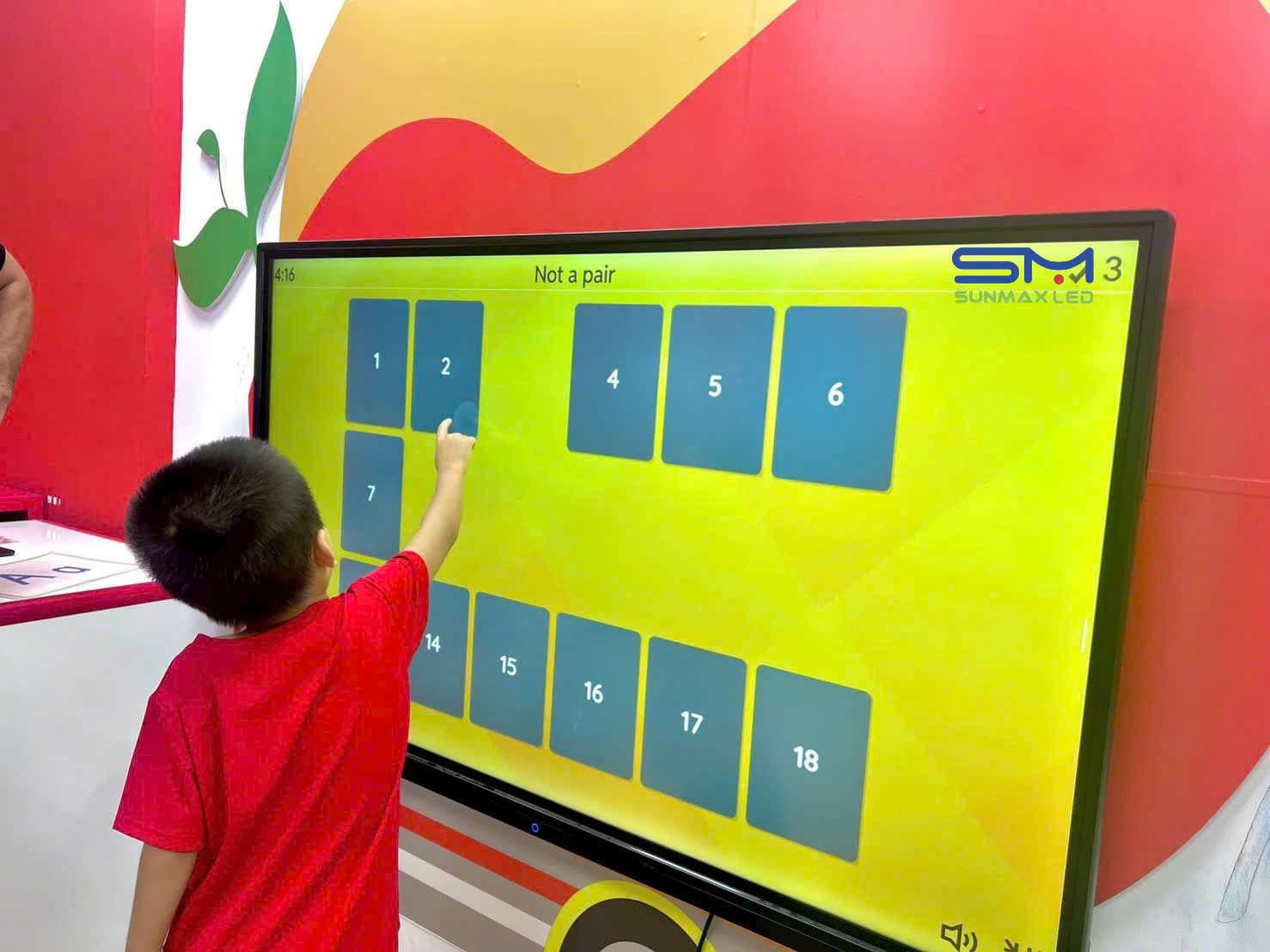 Màn hình LCD tương tác thông minh, hỗ trợ giảng dạy hiệu quả