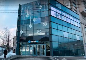 Tại Sao Các Tòa Nhà Hiện Đại Chọn Màn Hình LED Trong Suốt?